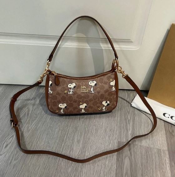 Best x PEANUTS Teri Shoulder Bag Tan Brown Snoopy Print Signature Canvas CBJ88